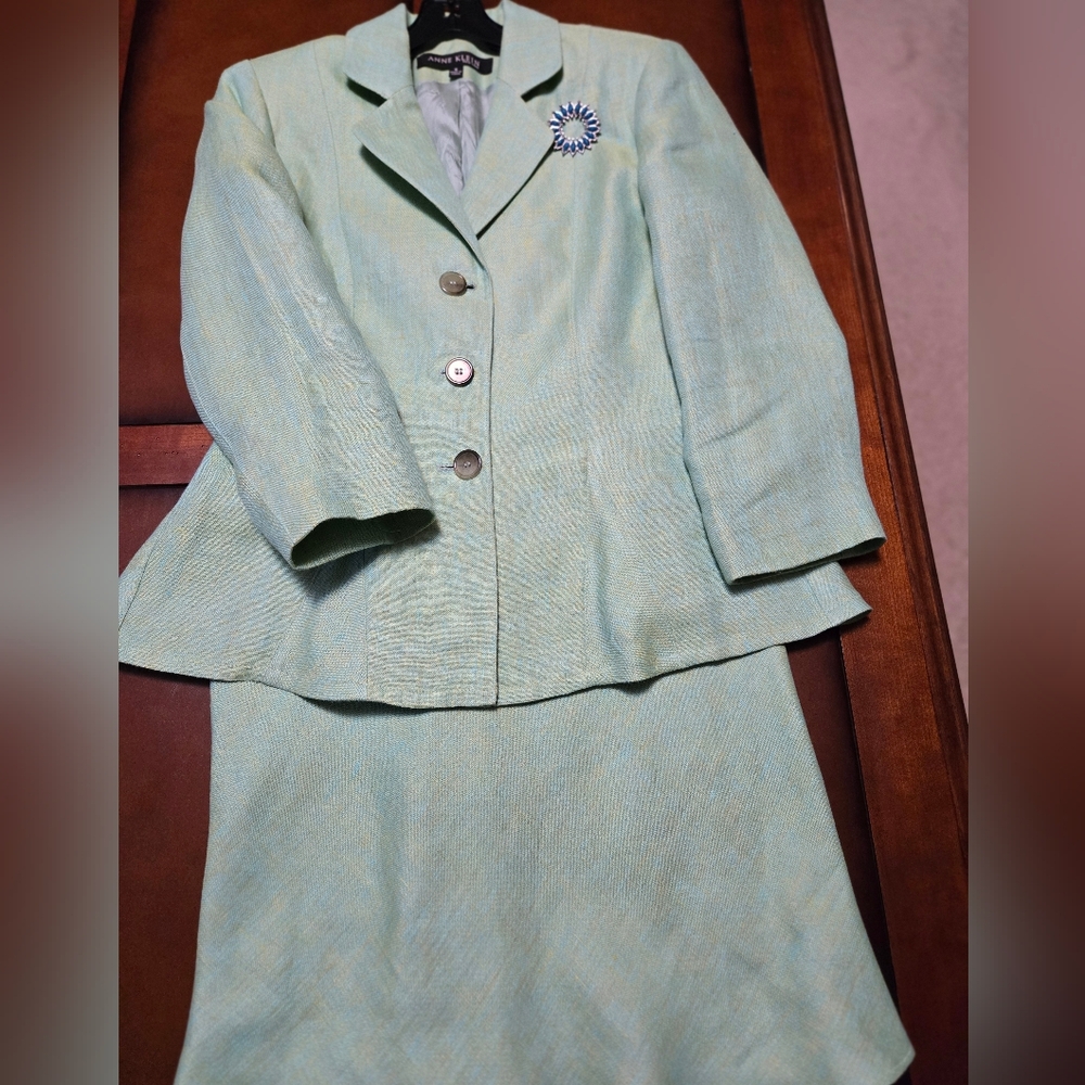 Anne Klein Light Green Skirt Set